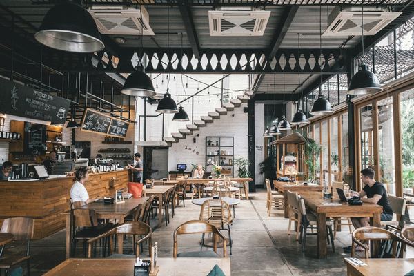 Goudbruine croissants vers uit de oven